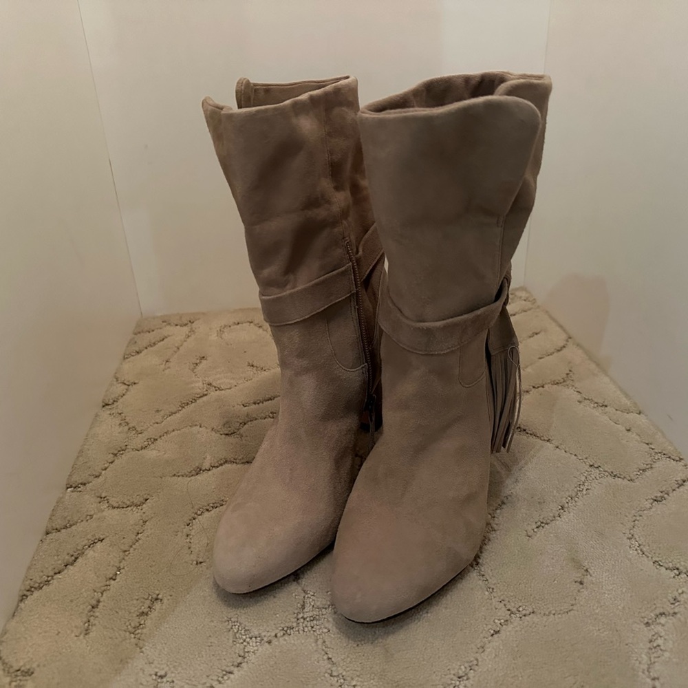 Johnson & Murphy Tan Suede Boots